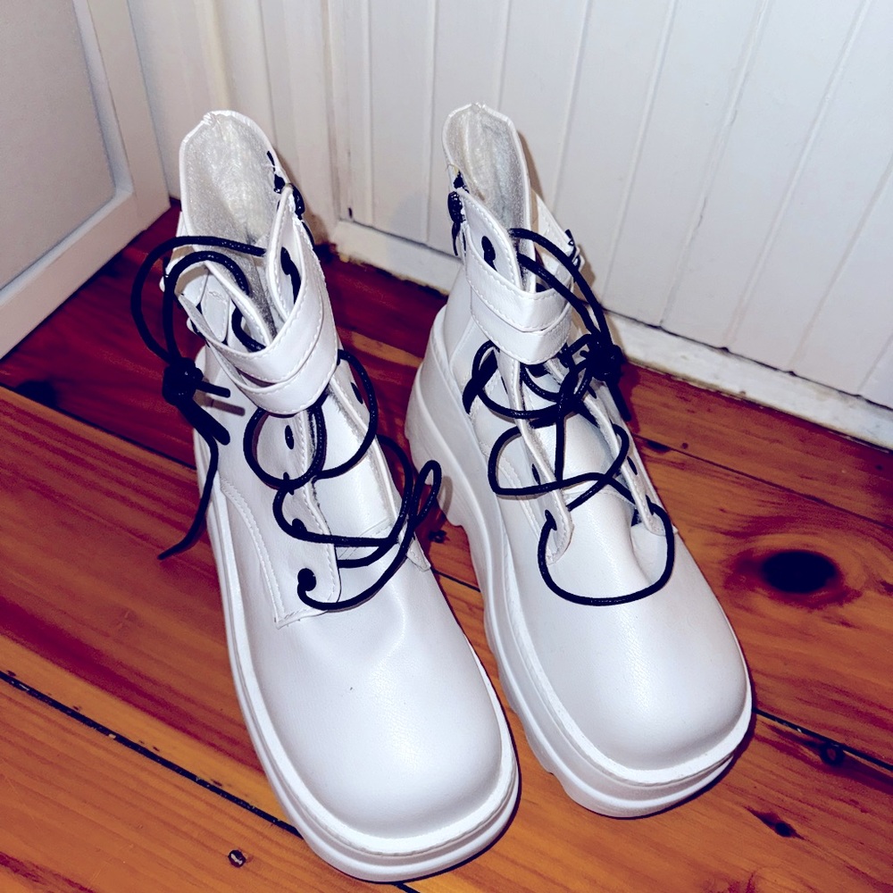 White rave boots - Picture 2 of 2